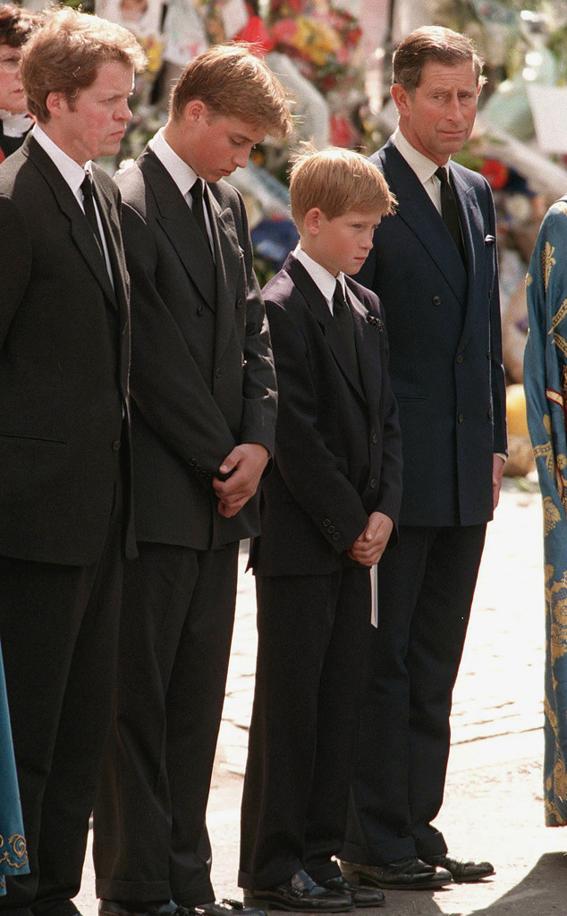 The Outpouring Of Grief For Princess Diana In 1997 Can T Be Overstated E Online Au